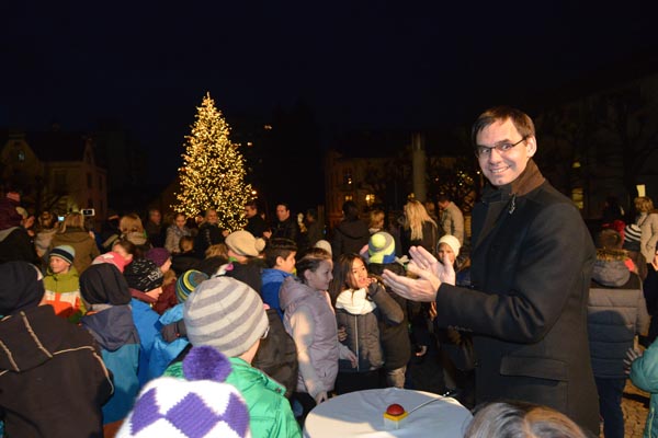 Weihnachtsbaumuebergabe_Landhaus-Bregenz_2016-11-24_2016-7756-027.jpg